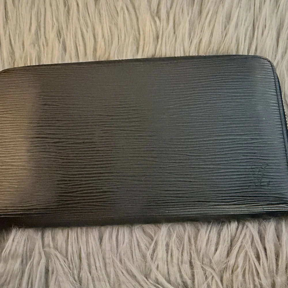 2006 Louis Vuitton Zippy Organizer in Noor Epi Leather